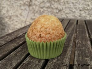magdalenas de pueblo - pan uvas y queso