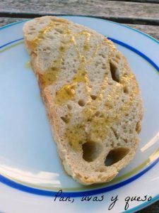 pan de coca - pan uvas y queso