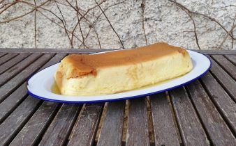 pudding de pan al microondas - pan uvas y queso