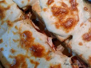 sandwichs croque monsieur - pan uvas y queso