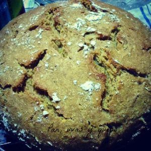 broa de centeno - pan uvas y queso