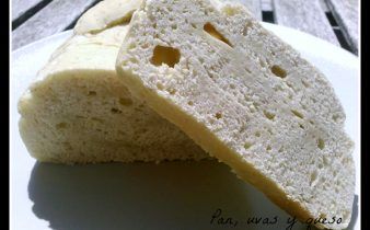 bollo de leche - pan uvas y queso
