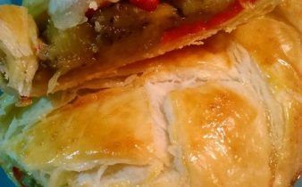 trenza griega - pan uvas y queso