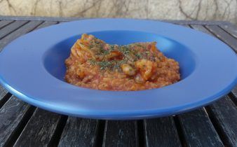 arroz con calamar - pan uvas y queso
