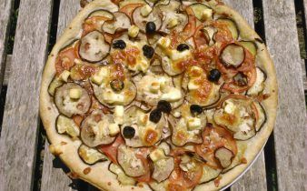 pizza de hojaldre - pan uvas y queso