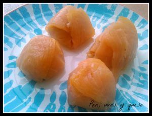 bombones de salmon - pan uvas y queso