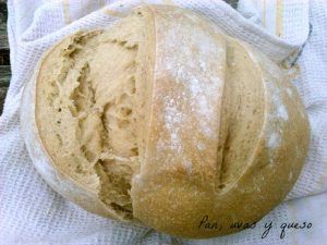 pan de cerveza - pan uvas y queso