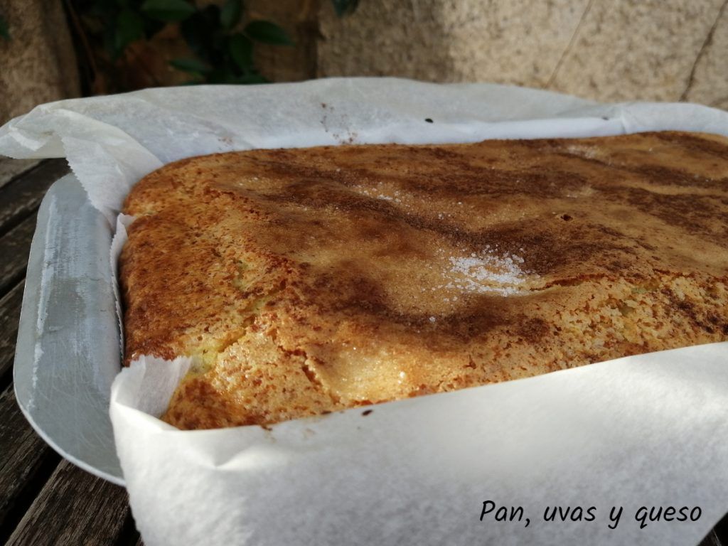coca de llanda - pan uvas y queso