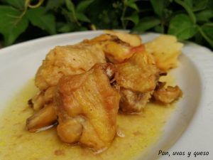 pollo guisado en crock pot - pan uvas y queso