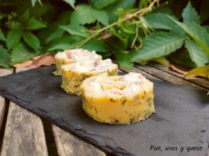 rollo tortilla - pan uvas y queso