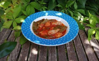 judias verdes al tombet - pan uvas y queso