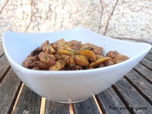 champiñones pollo oriental - pan uvas y queso