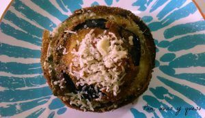 hamburguesa de berenjena - pan uvas y queso