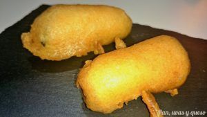 rollitos de berenjena - pan uvas y queso