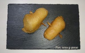 rollitos de berenjena - pan uvas y queso