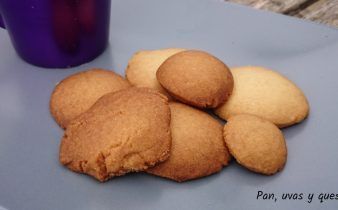 suspiros de pajares - pan uvas y queso
