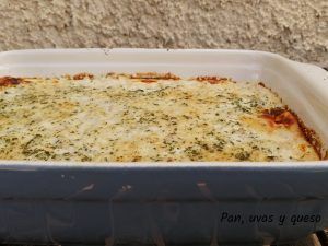 Gratinado de merluza - pan uvas y queso