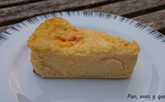 pudding de yogur - pan uvas y queso
