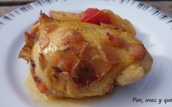 pollo guisado en crock pot - pan uvas y queso