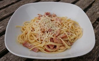 pasta a la cerveza - pan uvas y queso