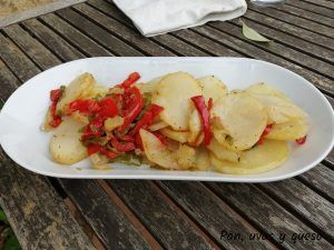 patatas panaderas - pan uvas y queso