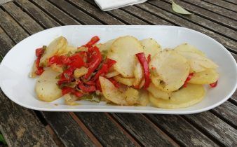patatas panaderas - pan uvas y queso
