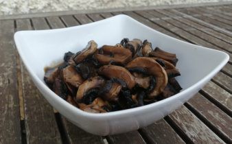 champiñones teriyaki crockpot - pan uvas y queso