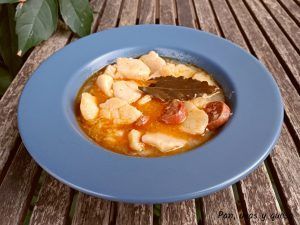 patatas a la riojana crockpot - pan uvas y queso