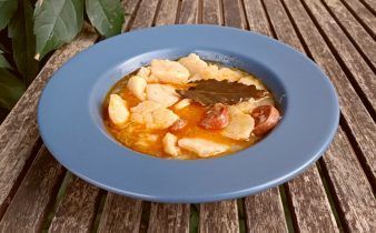 patatas a la riojana crockpot - pan uvas y queso