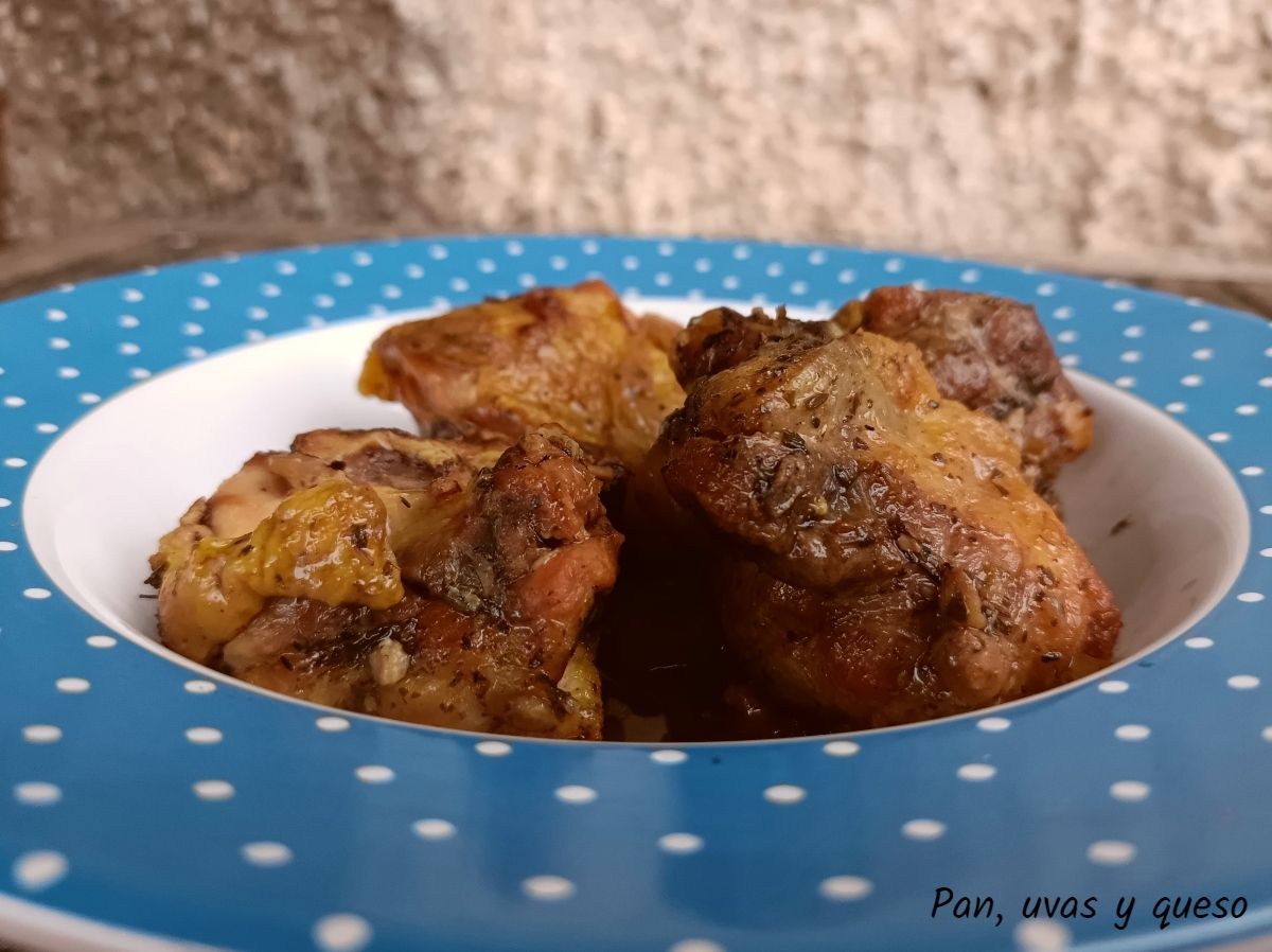 pollo finas hierbas crockpot - pan uvas y queso - 2
