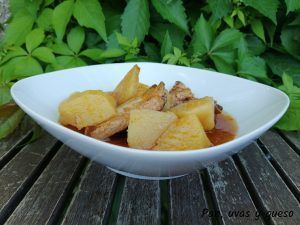 patatas a la cazuela crockpot - pan uvas y queso