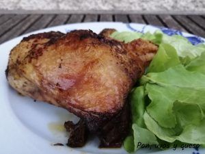 Pollo agridulce en Crock Pot - pan uvas y queso