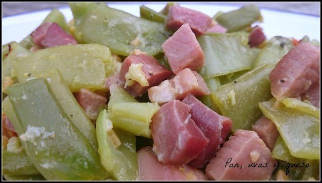 judias verdes - pan uvas y queso