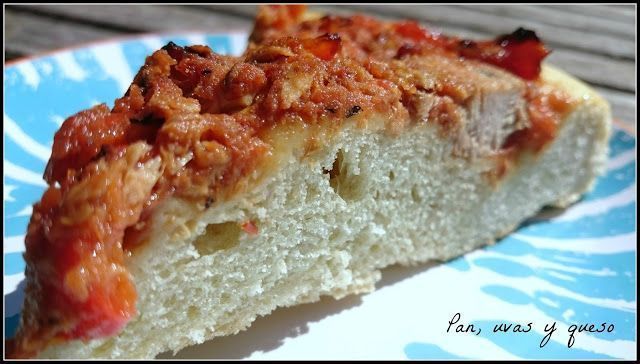 torta de tomate - pan uvas y queso
