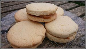 alfajores - pan uvas y queso