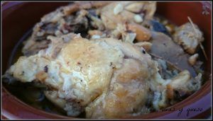 pollo en salsa de almendras crockpot - pan uvas y queso