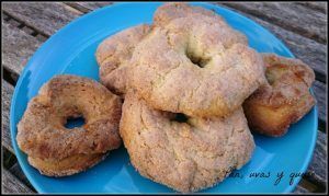 rollos de aguardiente - pan uvas y queso