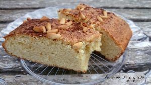 bizcocho de pinones - pan uvas y queso