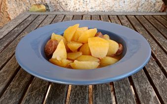 patatas rojiverdes crockpot - pan uvas y queso