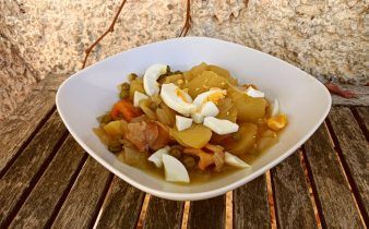 patatas chipirones crockpot - pan uvas y queso