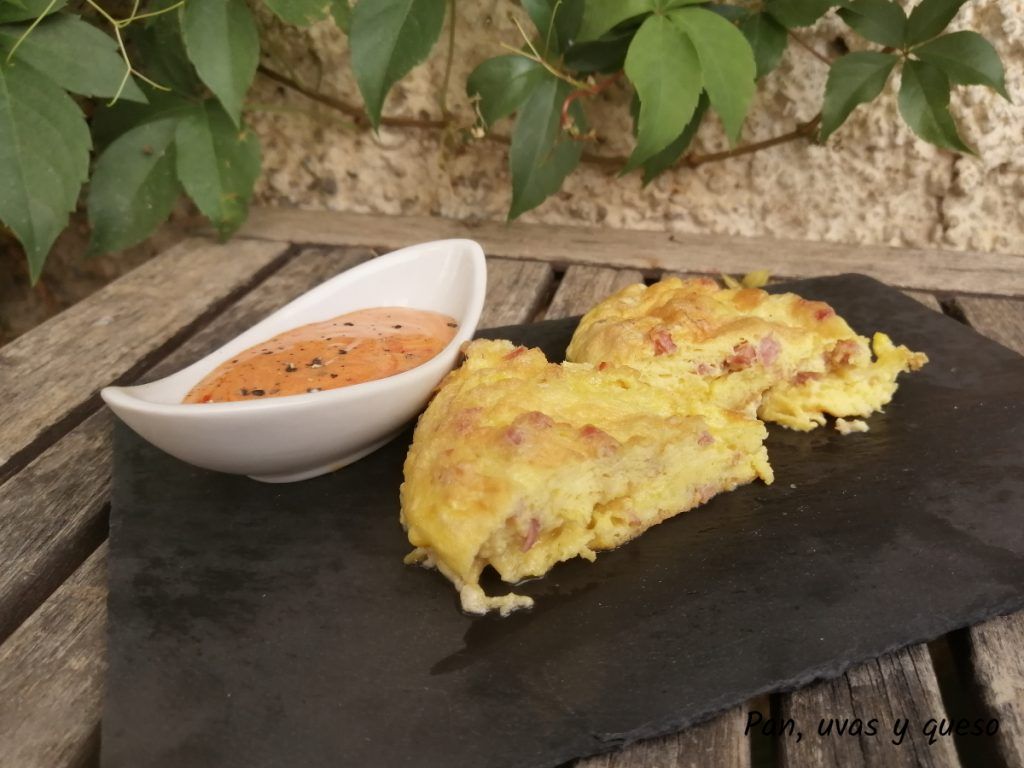 tortilla souffle - pan uvas y queso