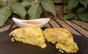 tortilla souffle - pan uvas y queso