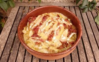 tartiflette - pan uvas y queso