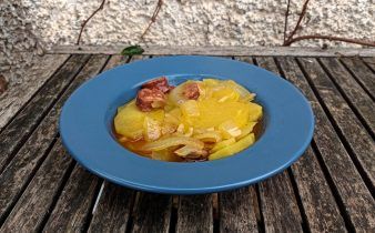 patatas joecas - pan uvas y queso