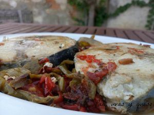 bonito con pimientos crockpot - pan uvas y queso