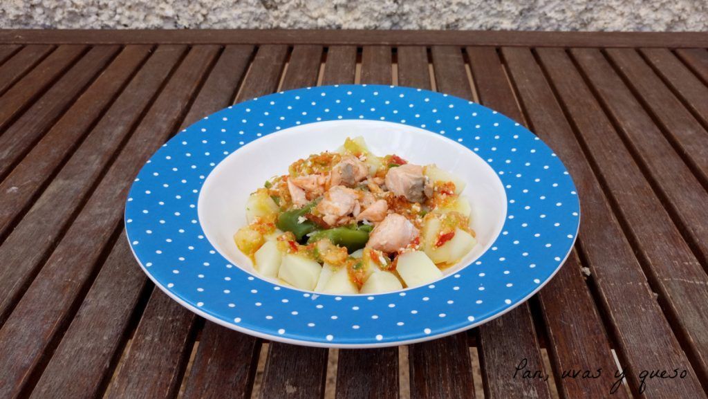 ensalada templada de judias - pan uvas y queso