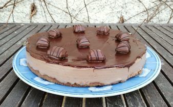 tarta kinder en thermomix - pan uvas y queso