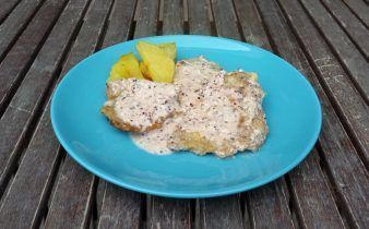 escalopines de ternera en crock pot - pan uvas y queso