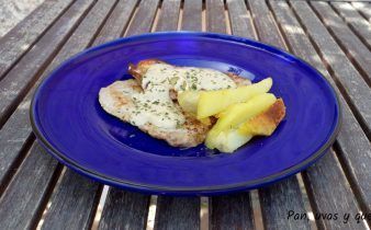 lomo de cerdo con crema de queso - pan uvas y queso