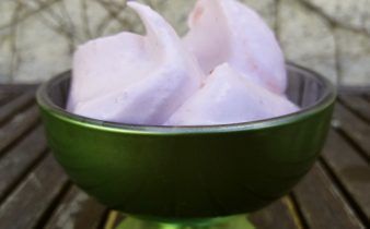 espuma de fresas en thermomix - pan uvas y queso